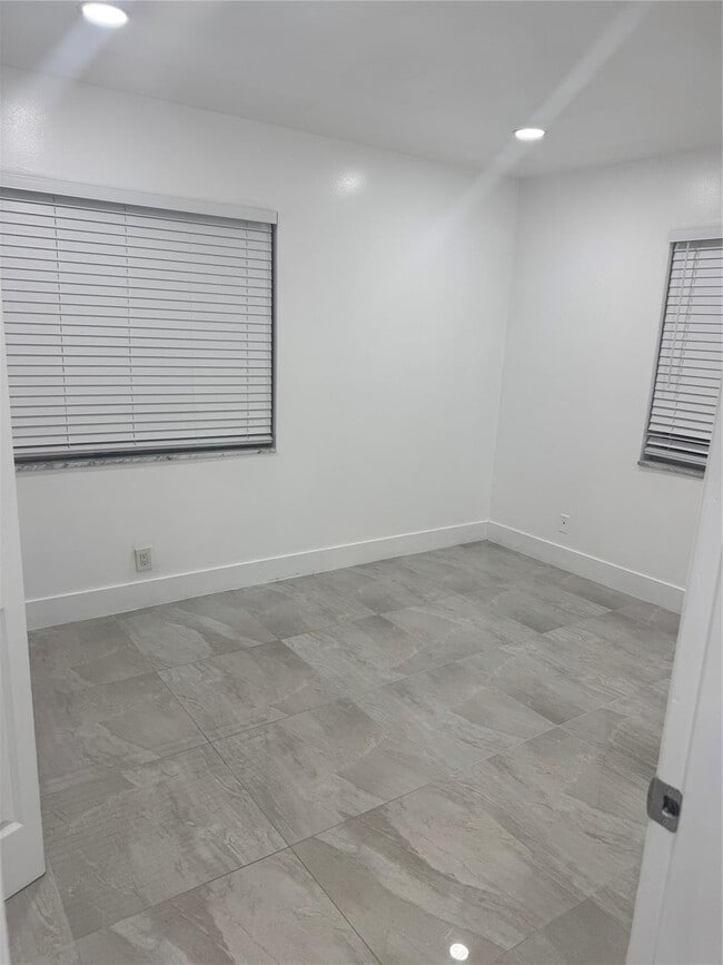 Photo - 5515 N Lakewood Cir Unit 115