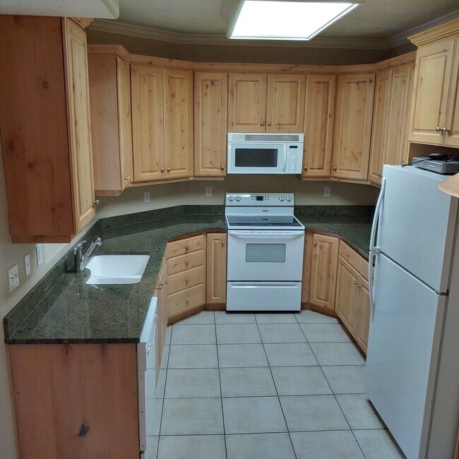 Photo - Nice main floor 3 BR 2 BTH Condo in awesome PG location Unit 38