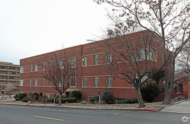 Francesco Apts