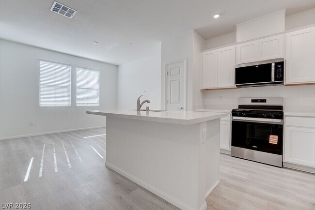 Photo - 626 Bellus Pl