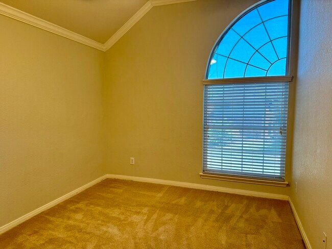 Photo - 202 Almond Dr