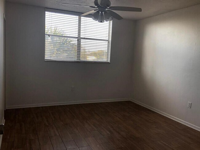 Photo - 1800 N Lauderdale Ave Unit 1304