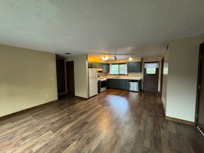Building Photo - Pinecrest Fourplex Unit #2 Rental