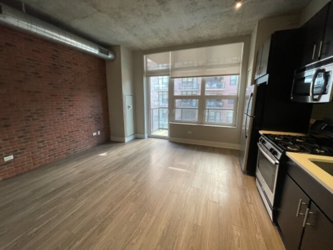 Photo - 883 S Clark St