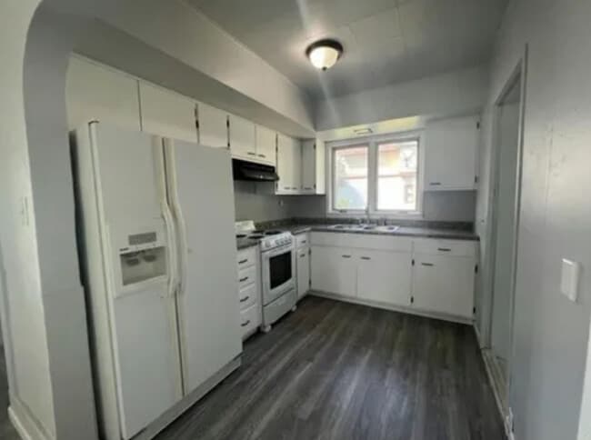 Photo - 407 Main Ave