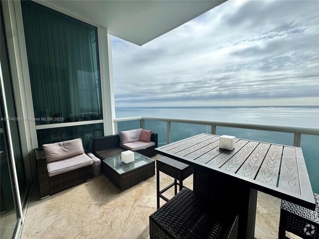 Building Photo - 18101 Collins Ave Unit 5207 Rental