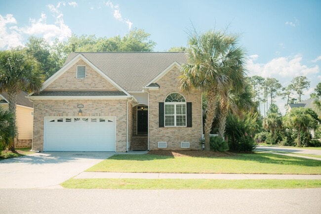 Walk to the Ocean from this 3 bedroom, 2.5... - Walk to the Ocean from this 3 bedroom, 2.5... House