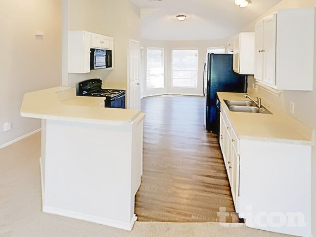 Photo - 1525 Juniper Ln