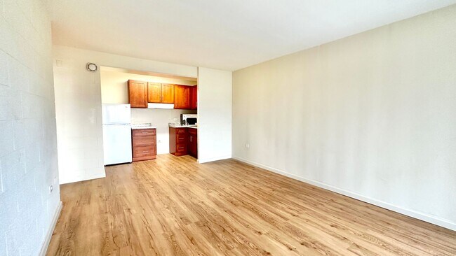 Photo - SPACIOUS 1 BED/1 BATH/1 PARKING w/ LANAI - AVAILABLE NOW in TOWN HOUSE - Conveniently Located! Unit 1010