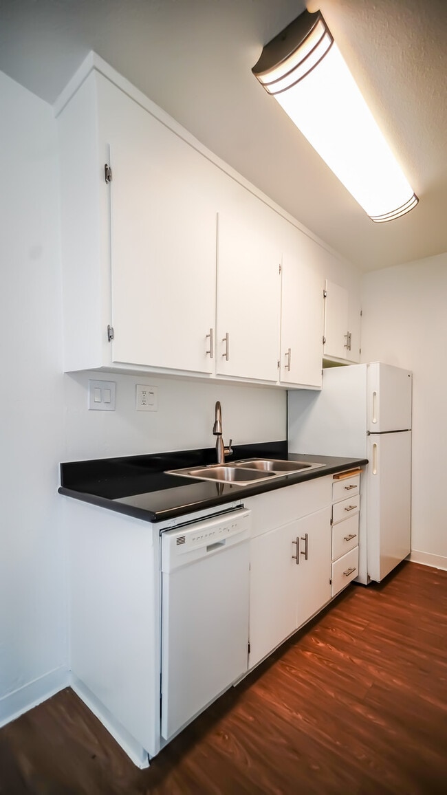 Photo - 1829 Lincoln Ave Unit 303