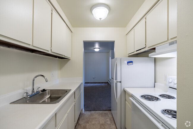 2BR, 1.5BBA - 1,100SF - Kitchen