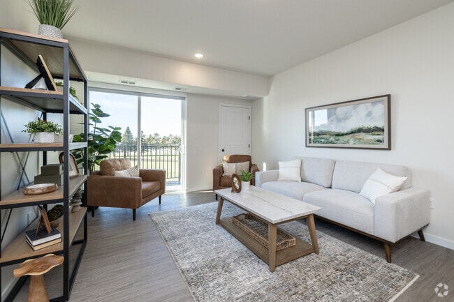 1BR, 1BA - 731SF - Living Room - Bohemia Flats