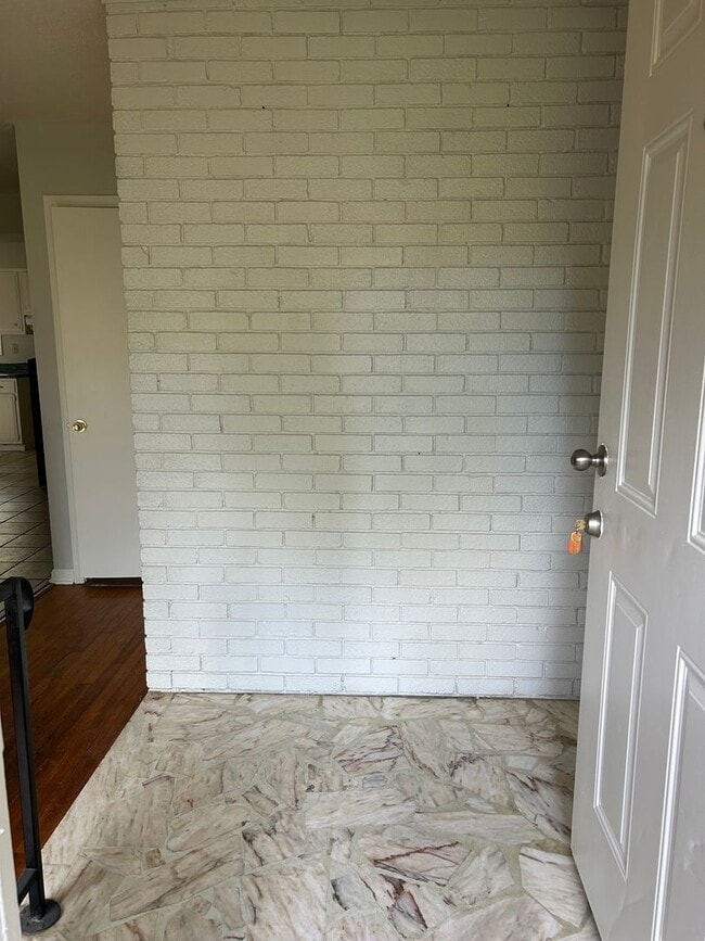 Photo - Updated 3BR 1.5 bat