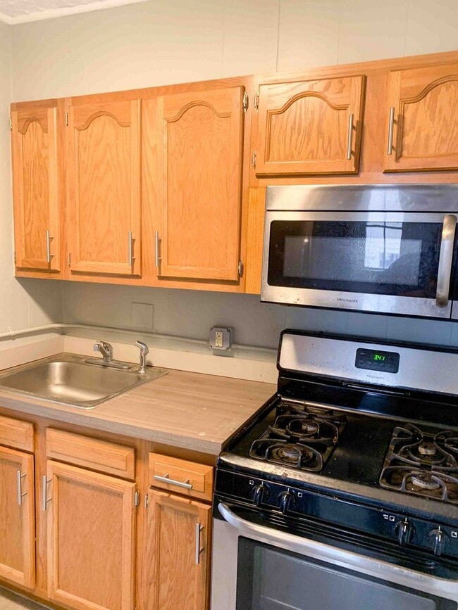 Building Photo - 7 Old S St Unit 8