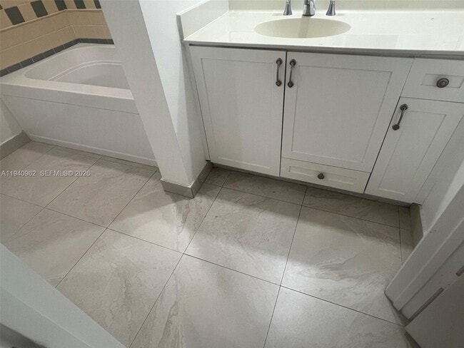 Photo - 100 N Federal Hwy Unit 1411