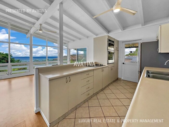 Photo - 1404 Laamia Pl