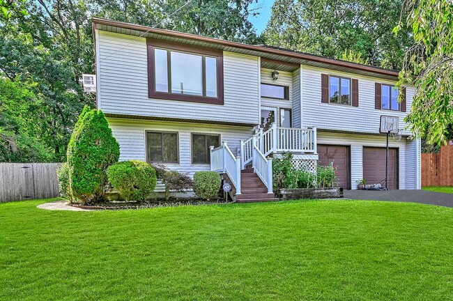 Building Photo - 15 Newfoundland Ave Rental