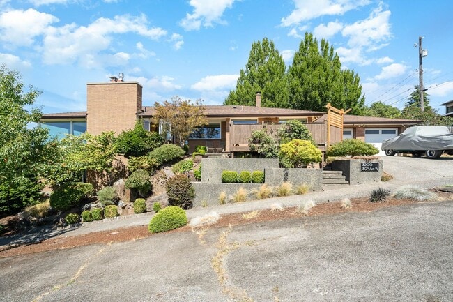 Building Photo - 3Bd/2.75Ba Seattle House