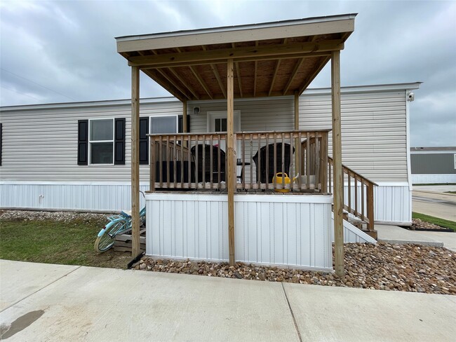 Photo - 20410 Telge Rd