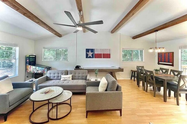 Photo - 1582 Valley Dr