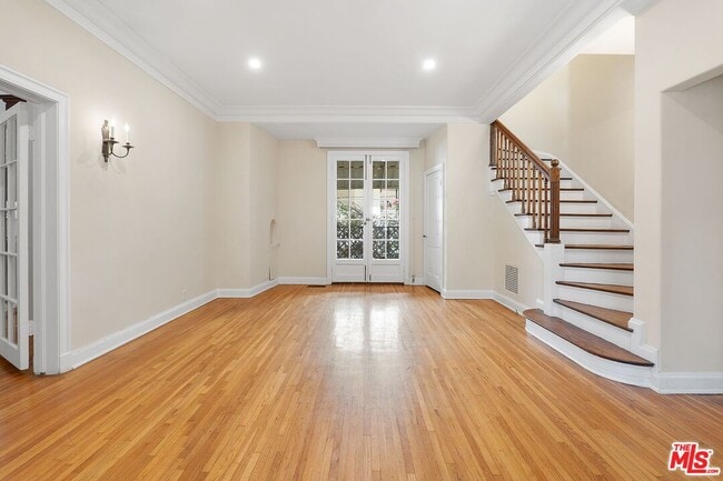 Building Photo - 420 S Beverwil Dr Unit A