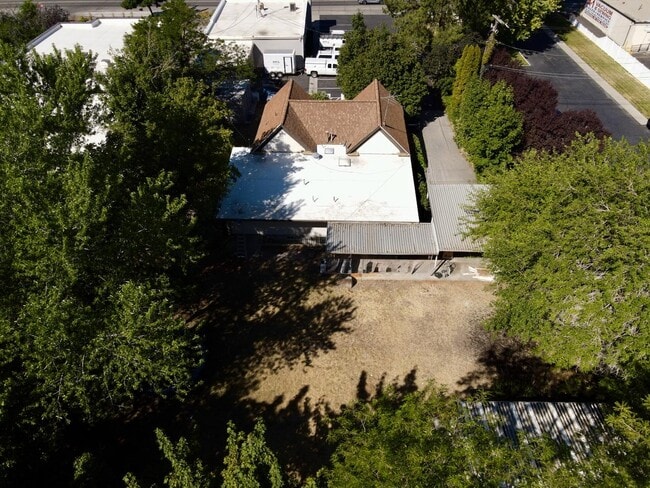 Photo - 595 S State St