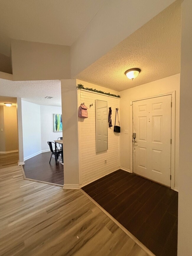 Photo - 205 Villacrest Dr