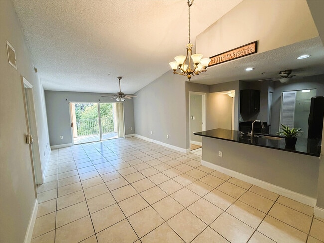 Photo - 4820 N State Rd 7 Unidad 10303