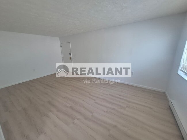 Photo - 920 Highland Ave Unit 13