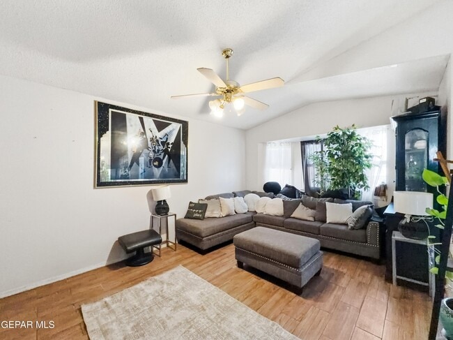 Photo - 1476 Enrique Perez Cir