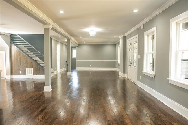 Photo - 1433 Merriman Ln NE