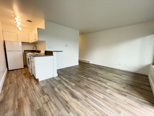Photo - Village Vista Apartments