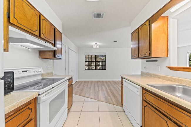 Photo - 3 Bedroom in Desirable Location!