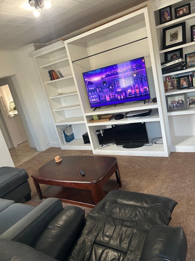 Building Photo - 30 Wall St Unit 30 Wall Stret Floor 2B