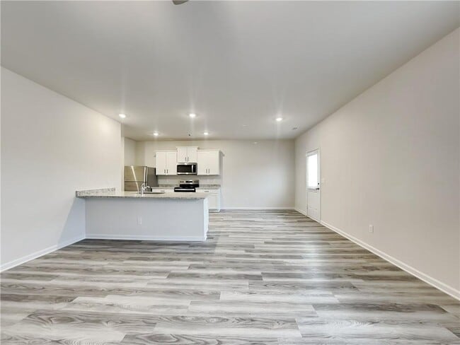 Photo - 142 Avondale Blvd SE