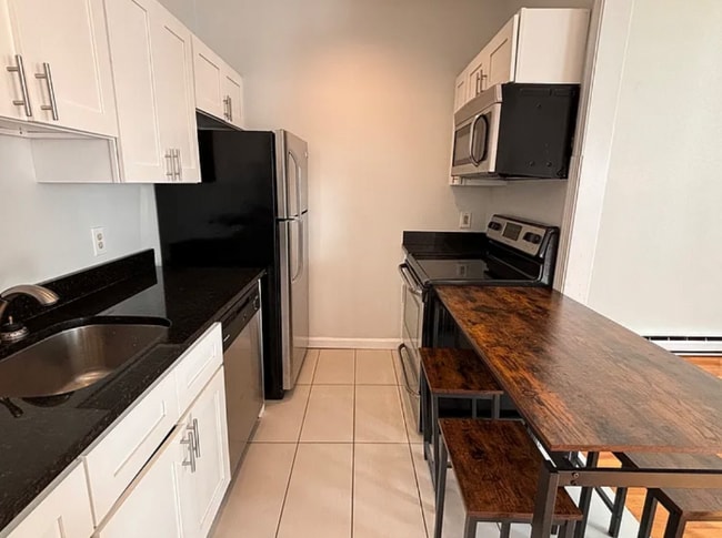 Photo - 206 H St Unit 3