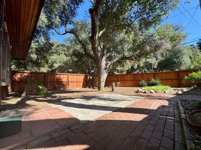 1619 Oak Dr