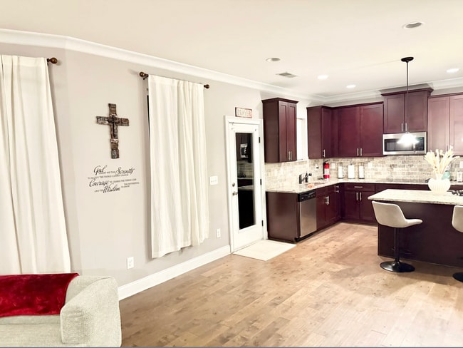 Photo - 819 Burch Creek Dr