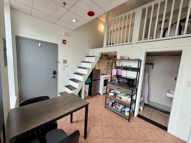 72 Kneeland St Unit 705