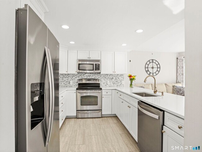 Photo - 3250 Fairfield Ave Unit 326