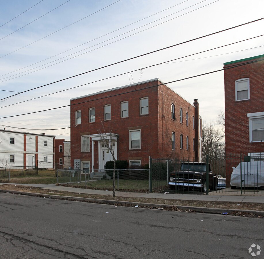 Photo - 2809 Jasper St SE Apartments