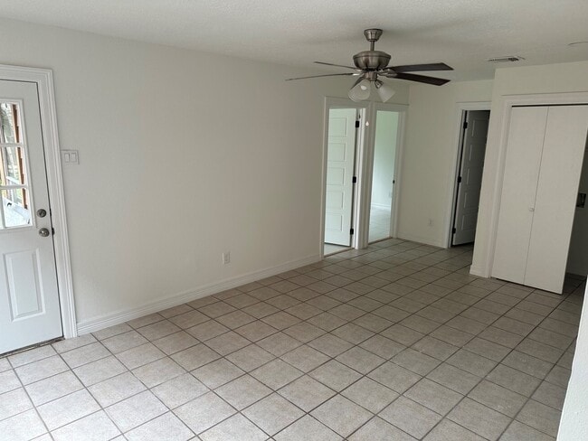 Photo - 138 Coffee Ln
