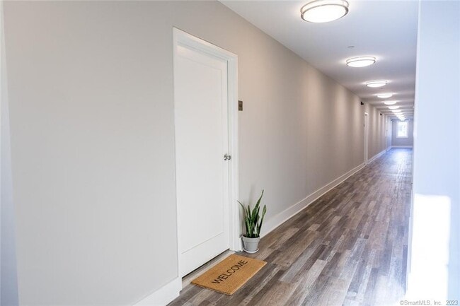 Photo - 783 Kings Hwy E Unit 206
