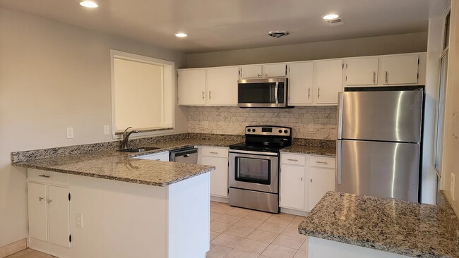 Kitchen - 648 15th St S