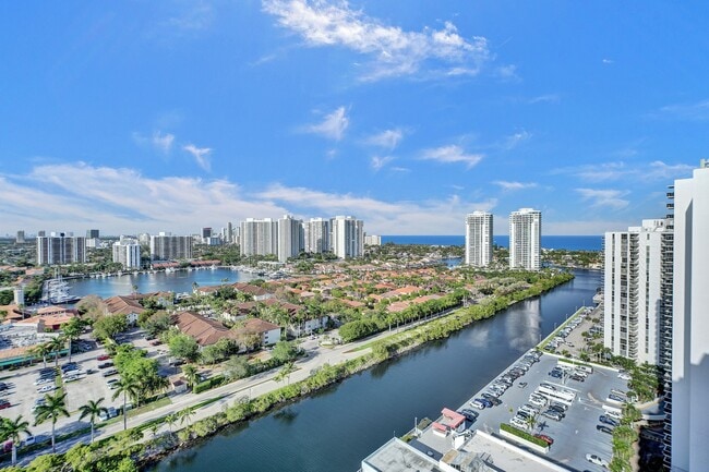 Photo - 3625 N Country Club Dr Unidad # 2310