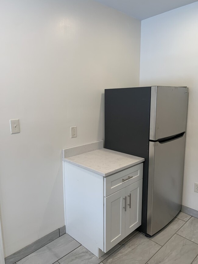 Photo - 1653 Chislett St