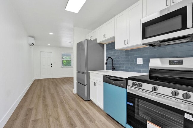 Photo - 2020 NE 15th St