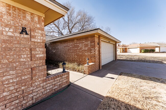 Photo - Adorable Duplex Located Near Shadow Hills!