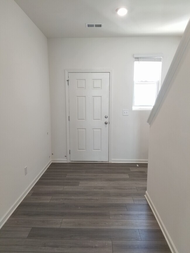 Photo - 306 Penn Sta Wy