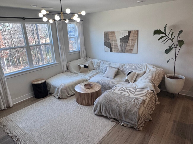 Photo - 1612 Levy Wy